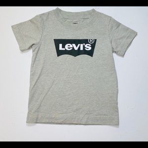 Levi’s T-shirt